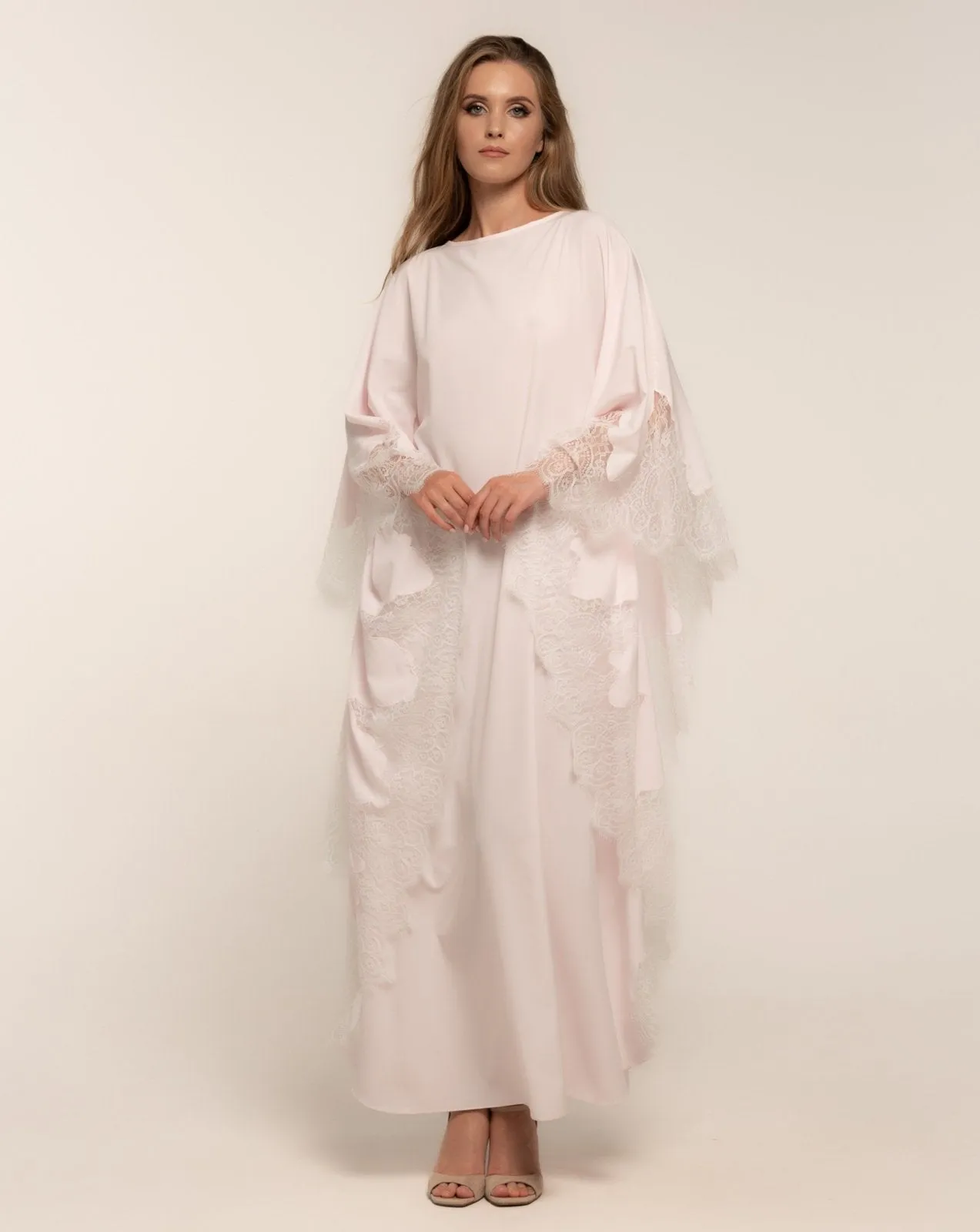 Feminine Kaftan With Lace