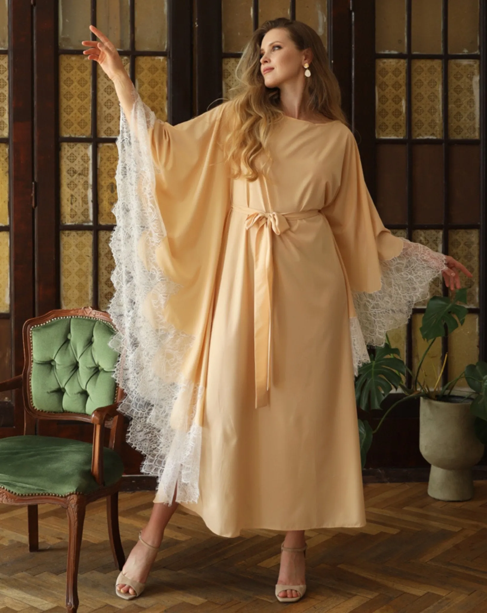 Feminine Kaftan With Lace