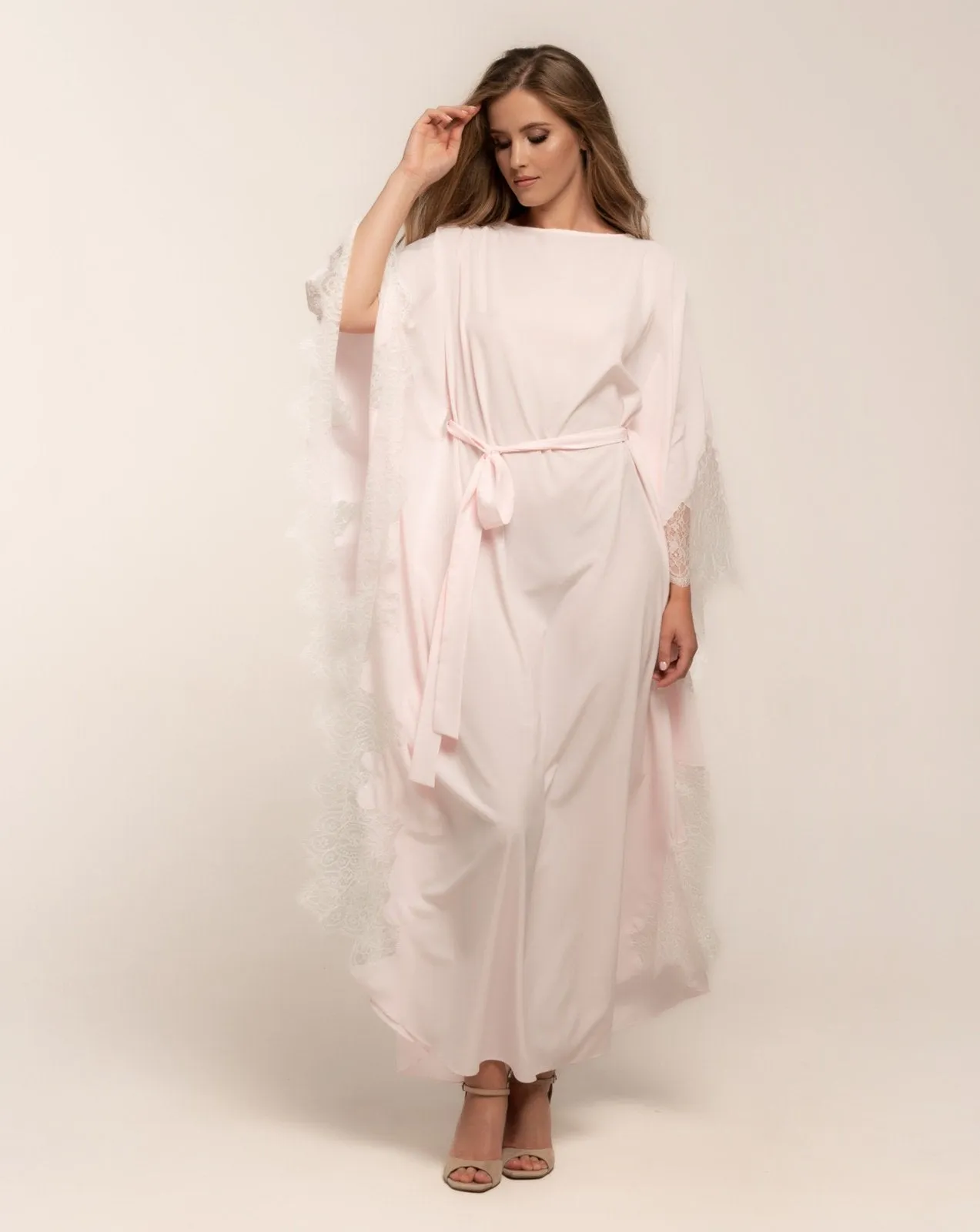 Feminine Kaftan With Lace